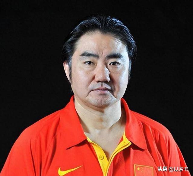 孙凤武现状：胖了很多，曾为前途娶恩师女儿，退休后专注篮球教学