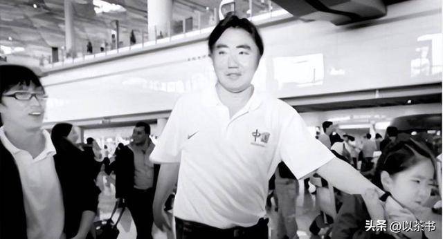 孙凤武现状：胖了很多，曾为前途娶恩师女儿，退休后专注篮球教学