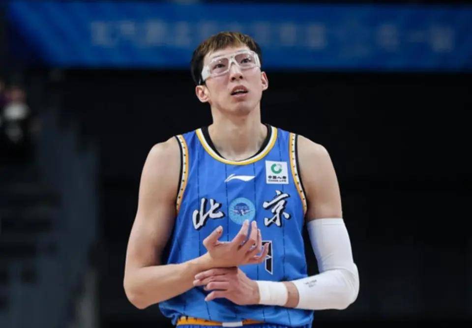 北京首钢队买断麦基，NBA冠军中锋辅佐周琦，冠军志在必得