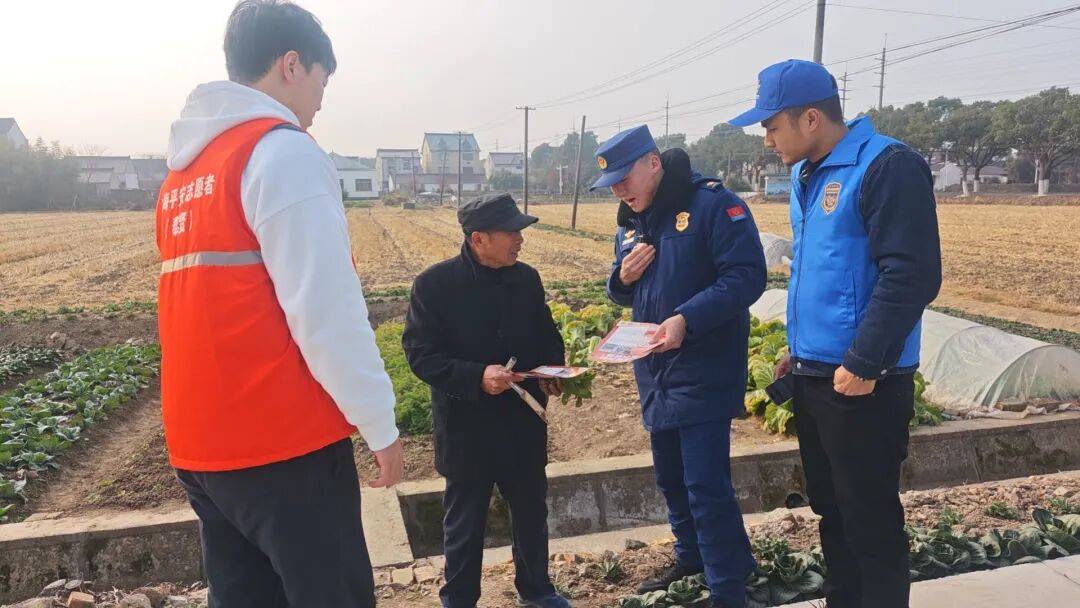 上门入户在行动｜奉贤区持续开展上门关怀