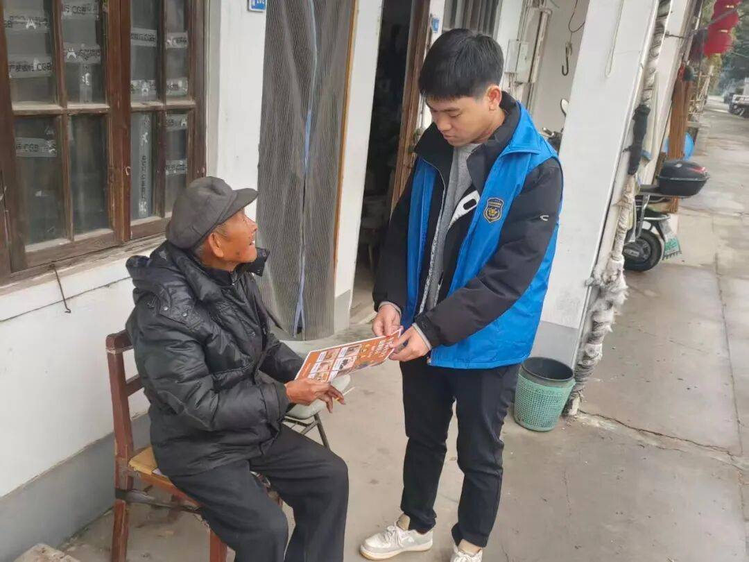 上门入户在行动｜奉贤区持续开展上门关怀