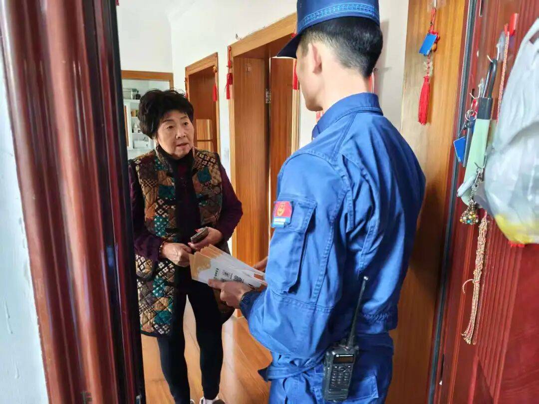 上门入户在行动｜奉贤区持续开展上门关怀