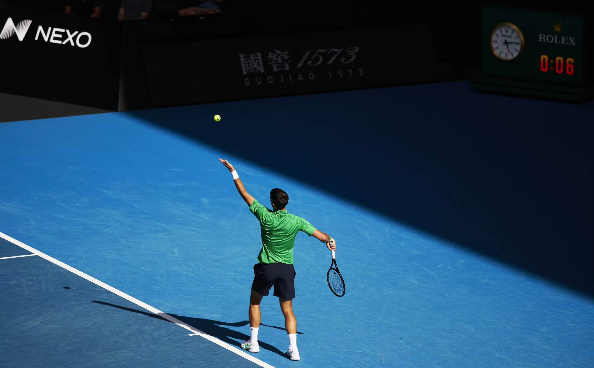 德约轻取蒂亚福打破伤退谣言，辛纳、萨巴领衔澳网男女单夺冠赔率