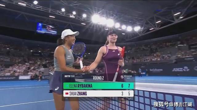 战报！张帅不敌莱巴金娜，王欣瑜横扫晋级8强，梅总吊打蒂亚福