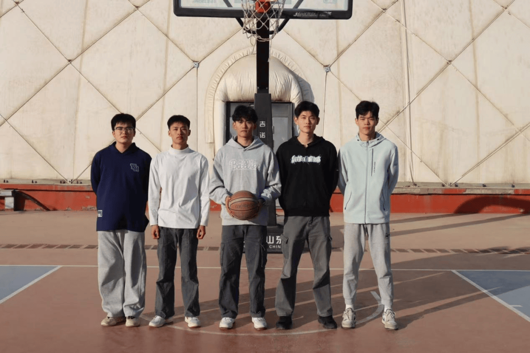 竞彩买球网-“首发五虎”，全(quán)员保研！看兰州大學(xué)材料學(xué)院篮球隊(duì)如何投出漂亮的“人生三分球”