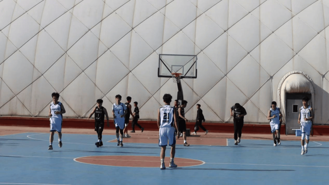 “首发五虎”，全员保研！看兰州大学材料学院篮球队如何投出漂亮的“人生三分球”