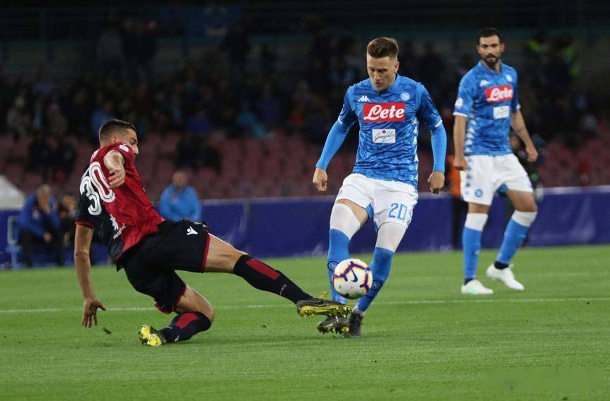 意甲：那不勒斯客场迎战热那亚，历史交锋不败战绩能否延续？足球赛事分析