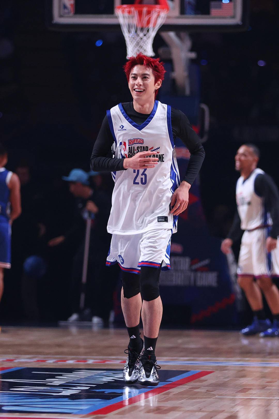 NBA全明星名人赛开打，王鹤棣化身樱木花道