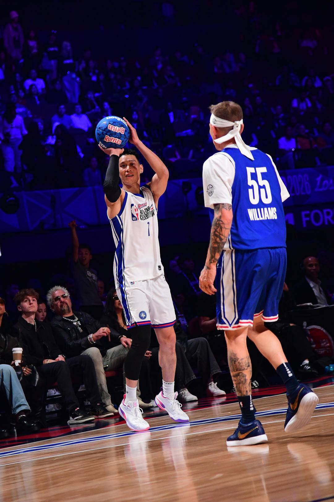 NBA全明星名人赛开打，王鹤棣化身樱木花道